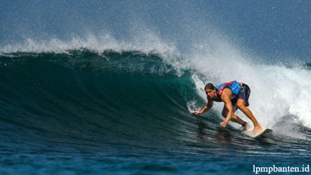 Pantai Lhoknga: Pantai untuk Surfing Terbaik di Aceh